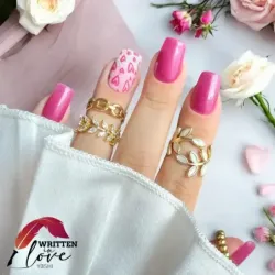 Yoshi Lakier Hybrydowy 162 Love's First Draft 6 ml