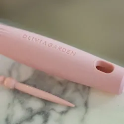 Olivia Garden Expert Blowout Speed Wavy Bristles Szczotka do suszenia i modelowania włosów różowa 25 mm