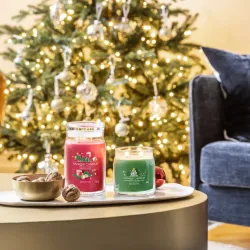YANKEE CANDLE SIGNATURE ŚWIECA ŚREDNIA SHIMMERING CHRISTMAS TREE