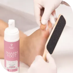 PHARM FOOT ANTI CALLUS MASTER PIANKA ZMIĘKCZAJĄCA ZROGOWACENIA 30% mocznika, 200ML