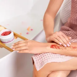 Pharm Foot DERMA SCRAPER - Peeling  Zmiękczający solno-cukrowy z mocznikiem200g