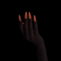 MAKEAR GLOW IN THE DARK DG04 Lakier hybrydowy 8 ml