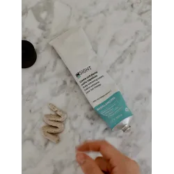INSIGHT Rebalancing — peeling do przetłuszczającej się skóry głowy 180 ml